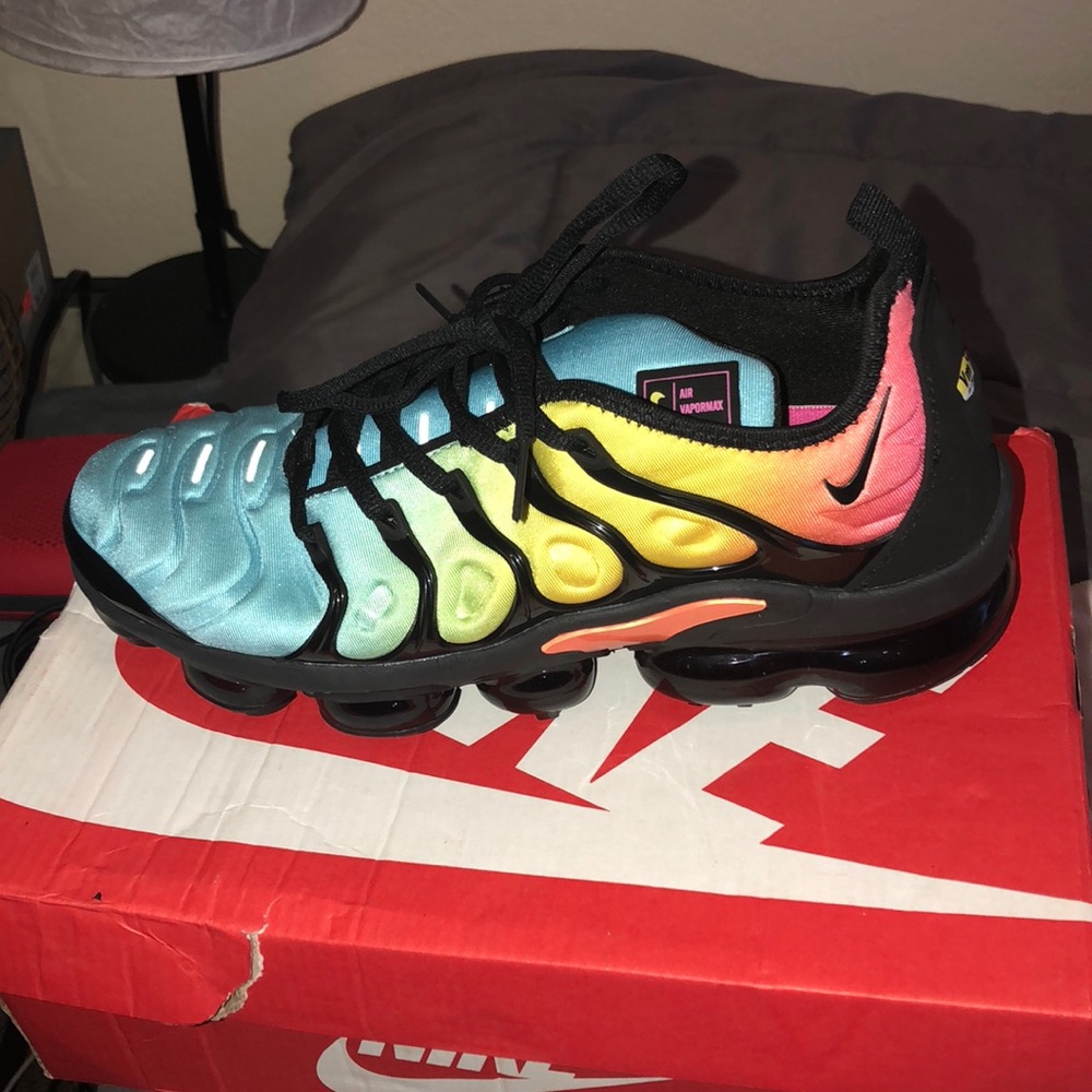 Nike vapormax plus tropical sunset